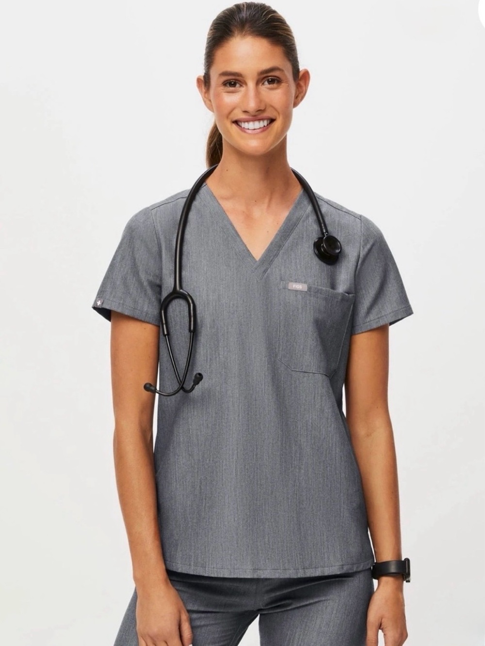 FIGS Women’s Heather Gray Scrub Top & Pants Set size Large - Picture 2 of 3